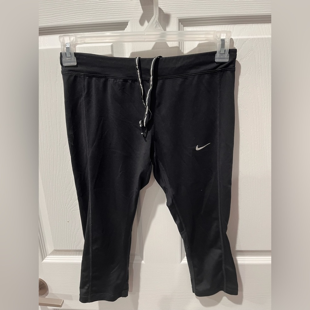 ⚫️Nike Black Cropped Leggings